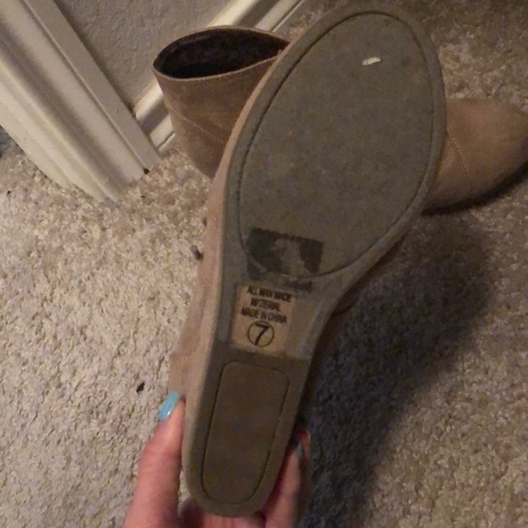Tan wedge boots - Picture 3 of 3